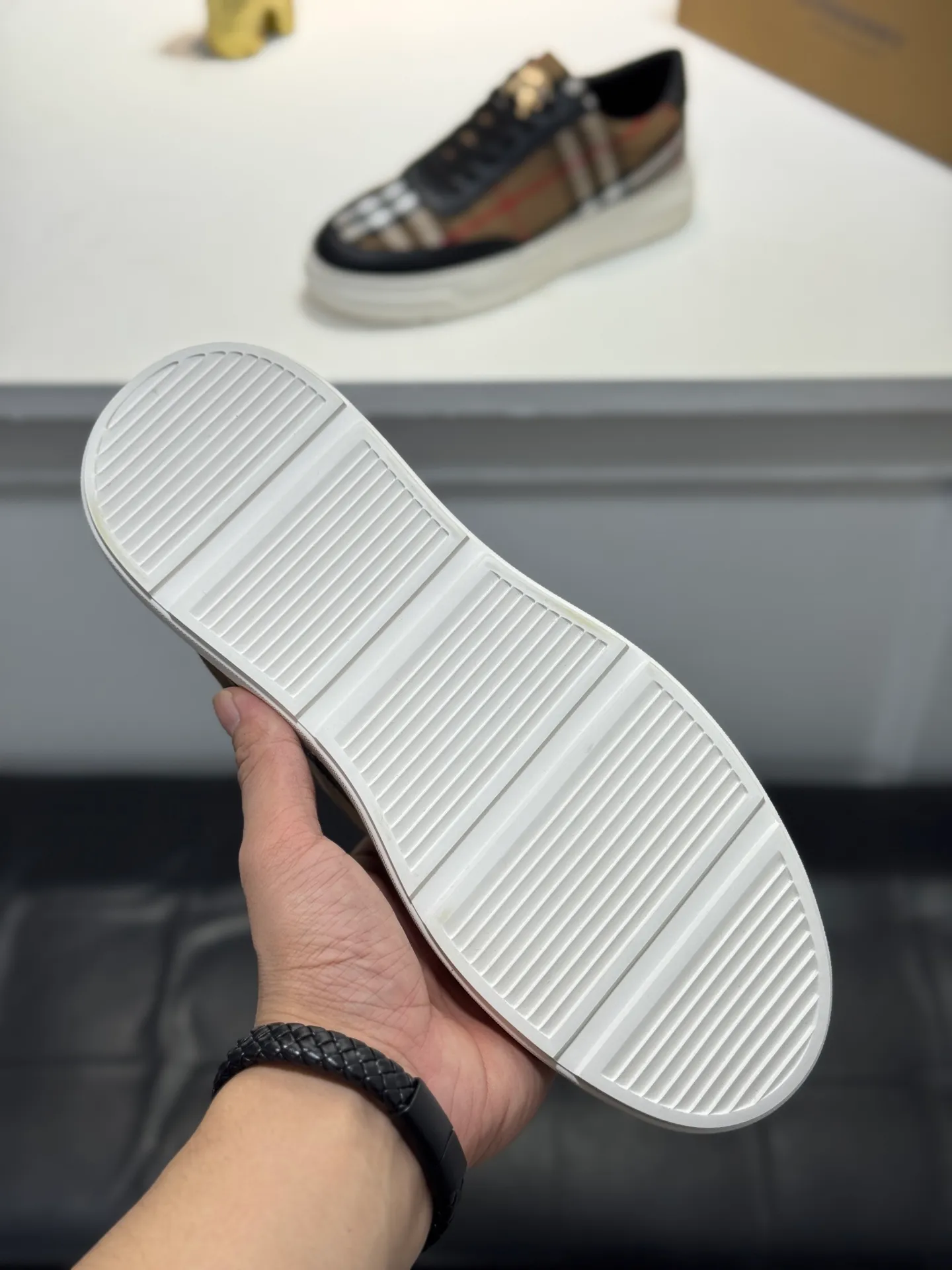 Men's Men's Shoes 💰420 [New Style] 🦑🦑BURBERRY◾▫️The new Burberry men's classic low-top sneakers are reinterpreted with Vintage retro plaid cotton and cowhide material, and are decorated with a new brand logo. Genuine leather lining, wear-resistant and non-slip rubber outsole! Available in multiple colors, a must-have for men. Size: 38-44 (45 customized